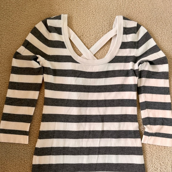 2/$20 , Two beautiful dresses good for autumn or spring, excellent condition - Picture 3 of 5